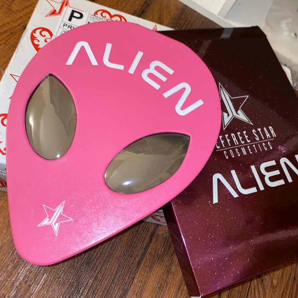 Jeffree Star Alien Palette